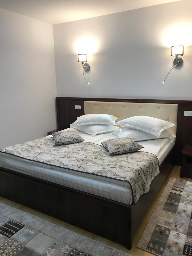 Casa Pino Hotel บราชอฟ ภายนอก รูปภาพ
