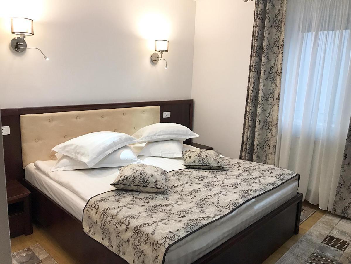 Casa Pino Hotel บราชอฟ ภายนอก รูปภาพ
